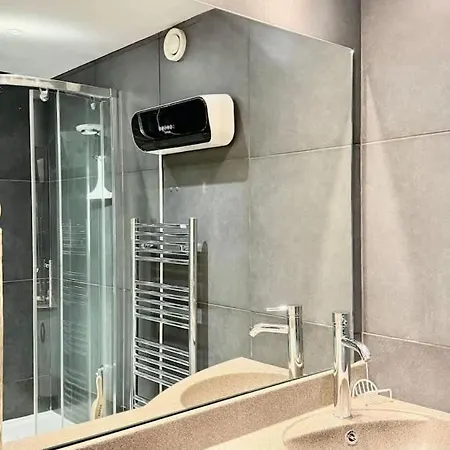 Апартаменты Centre Climatisation Et Parking Prive *